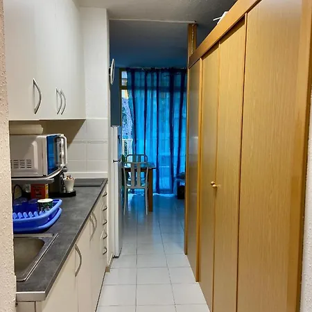 Apartment Apartamento Con Servicios, Piscina Y Parking Privado Max 4 Pax