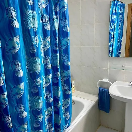 Apartamento Con Servicios, Piscina Y Parking Privado Max 4 Pax *
