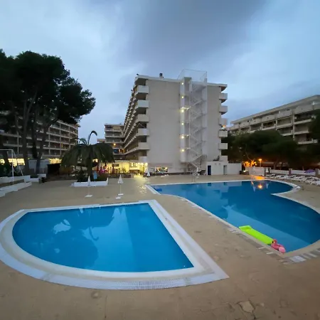 Apartment Apartamento Con Servicios, Piscina Y Parking Privado Max 4 Pax Salou