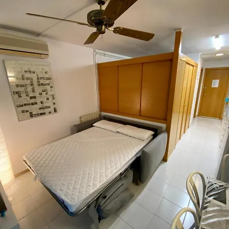 Apartment Apartamento Con Servicios, Piscina Y Parking Privado Max 4 Pax