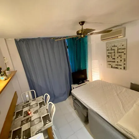 Apartment Apartamento Con Servicios, Piscina Y Parking Privado Max 4 Pax Salou